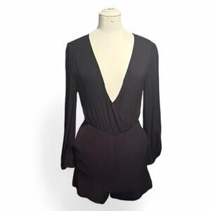 Alice & Olivia black long sleeve romper (size 4) 168